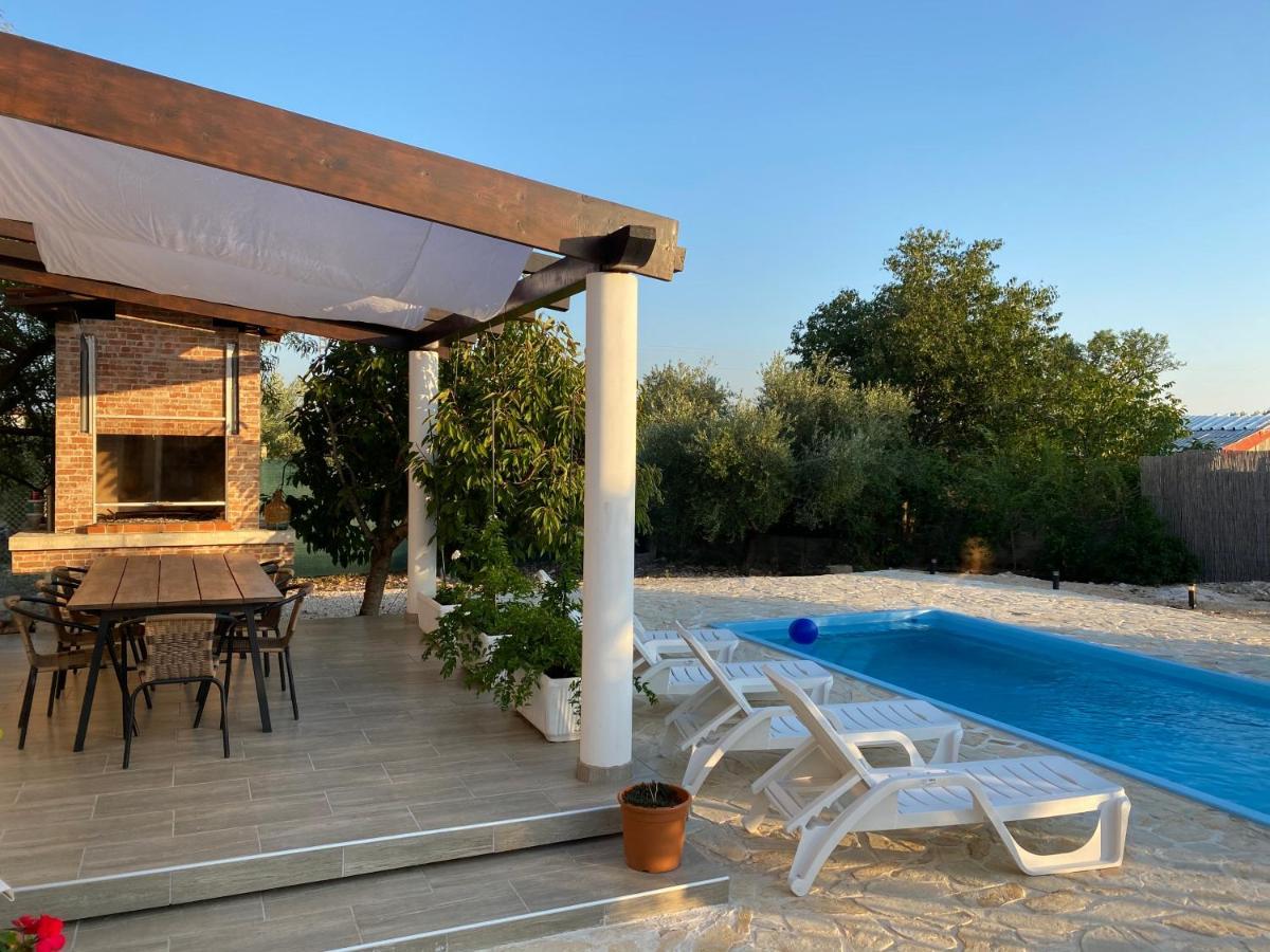 Villa Bubica- Cozy Holiday Home In Rural Area With Pool Stankovci  外观 照片