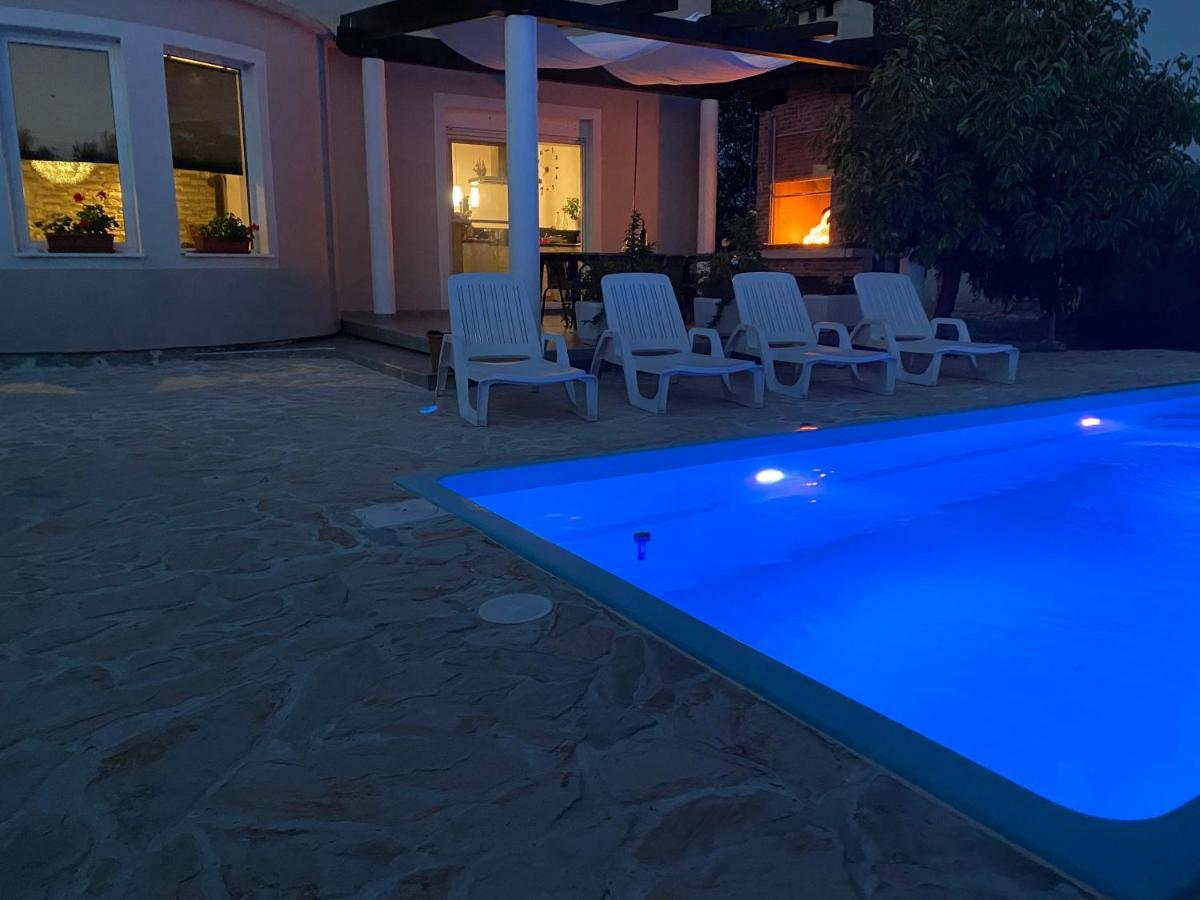 Villa Bubica- Cozy Holiday Home In Rural Area With Pool Stankovci  外观 照片
