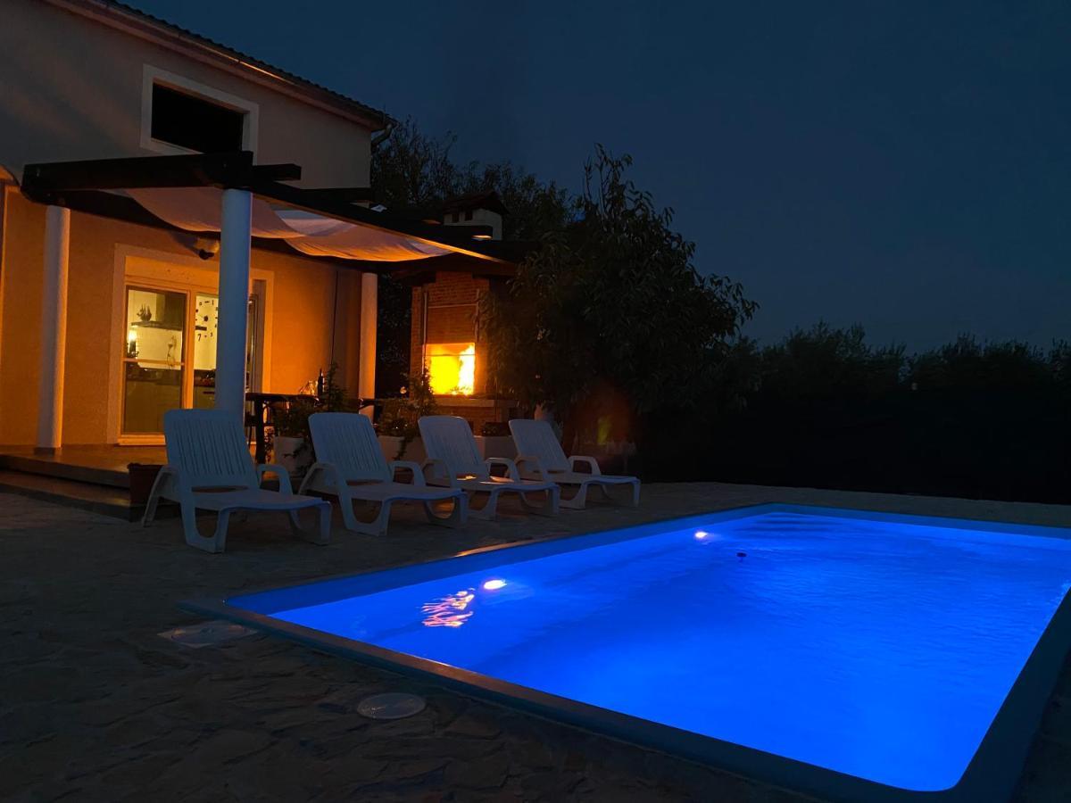 Villa Bubica- Cozy Holiday Home In Rural Area With Pool Stankovci  外观 照片