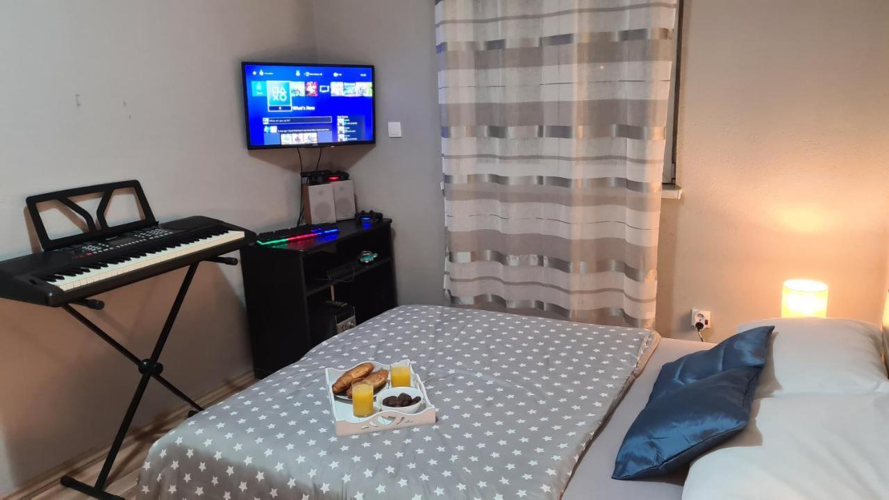 Villa Bubica- Cozy Holiday Home In Rural Area With Pool Stankovci  外观 照片